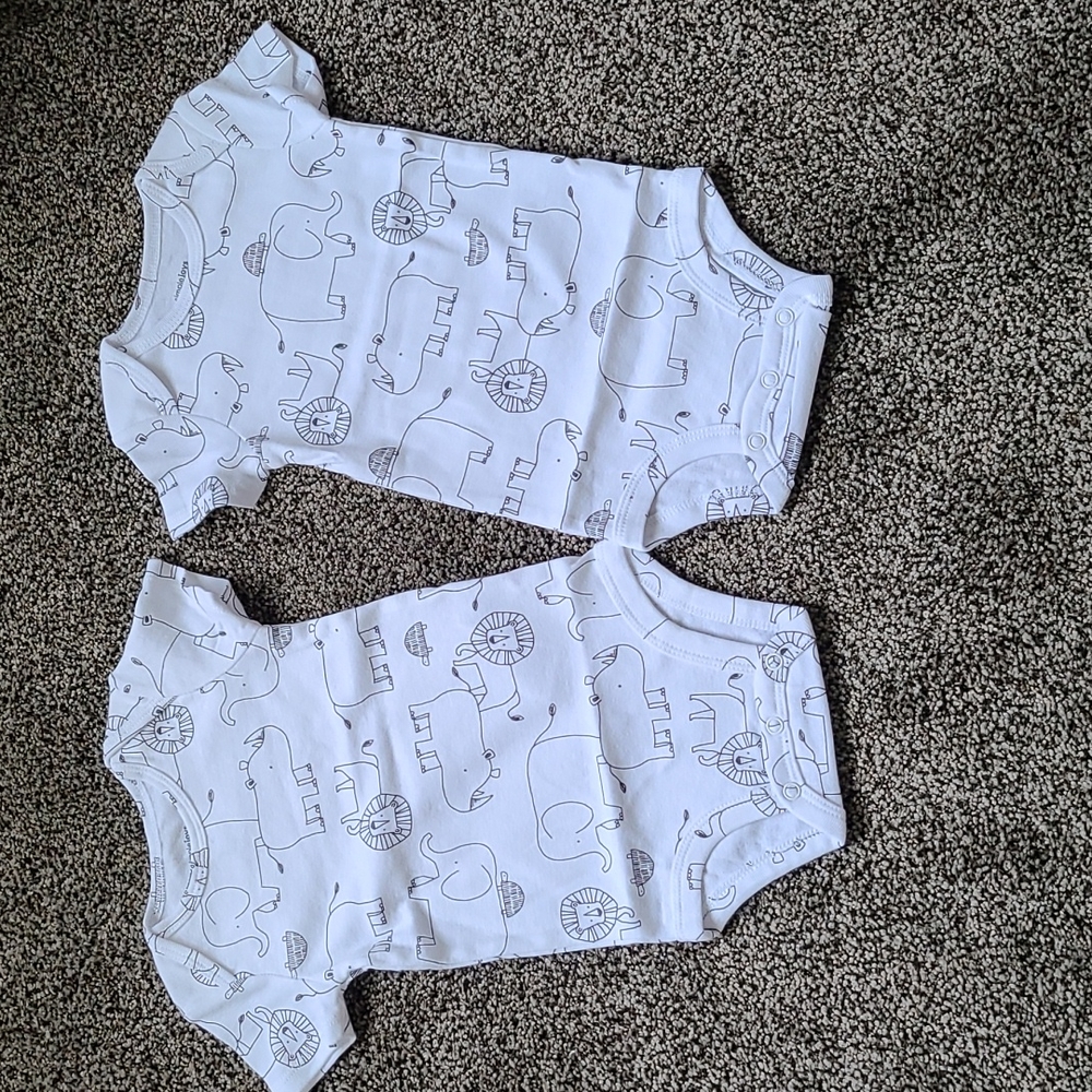 🛍5for$15🛍2 NEW 3-6Mo onesies